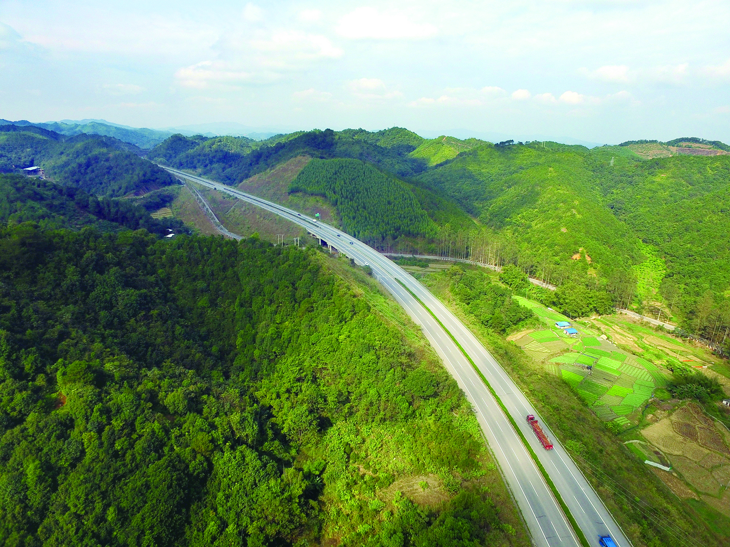 1.广西马梧高速公路.jpg